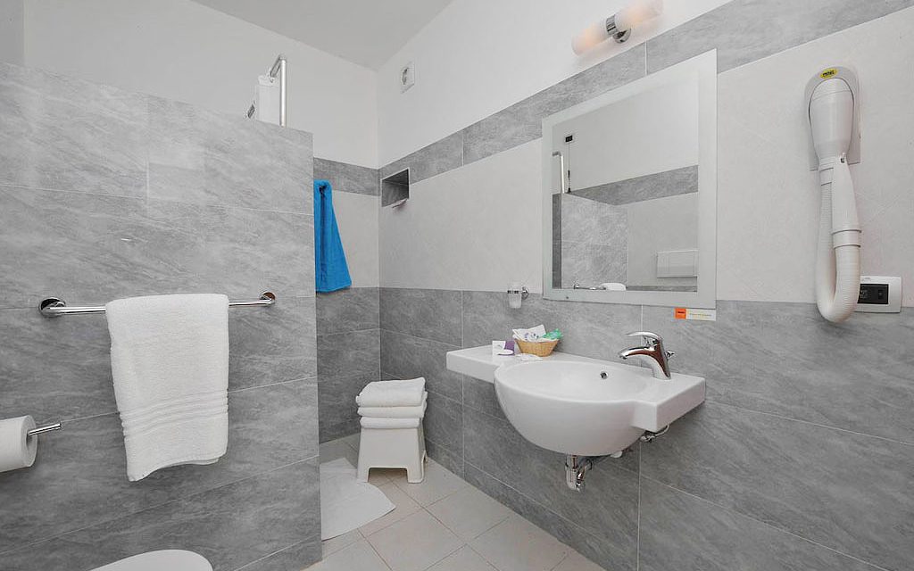 Hotel 4 stelle in Puglia con bagno privato in camera e box doccia