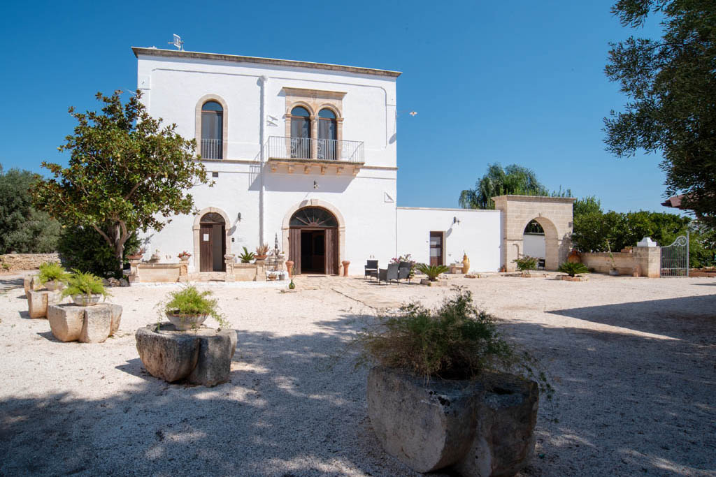 Masseria Borgo Valle d'Itria nelle campagne di Ostuni